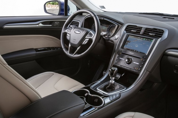 https://wcar.sets.lv/cars/Ford/Mondeo universālis/1421303324-Ford-Mondeo_Wagon_2015_800x600_wallpaper_18.jpg